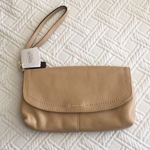 NWT Coach wristlet clutch